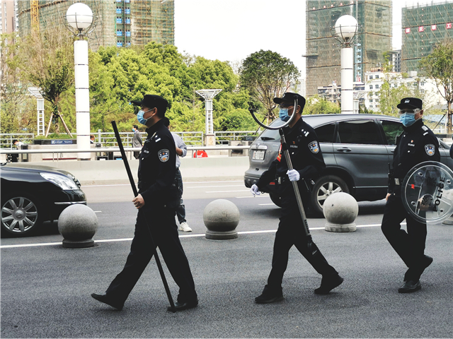 【湖北】武汉重启 各交通枢纽全力保障旅途安全