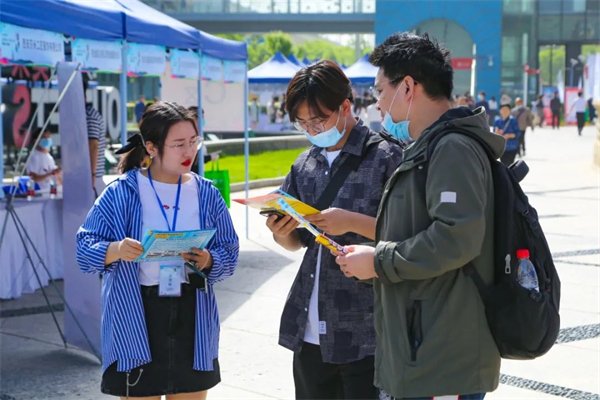 留浐灞就业 展青春风采，这场招聘会太“热”啦～_fororder_微信图片_20210510162218