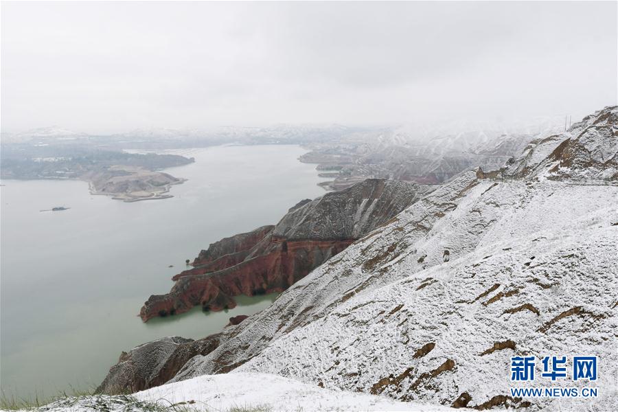 内蒙古甘肃等地出现降雪