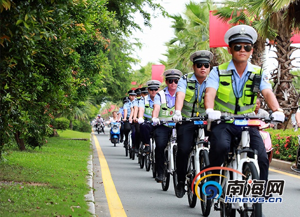 还未审核 【交通文字列表】【即时快讯】三亚警用自行车亮相街头 市民称有亲和力