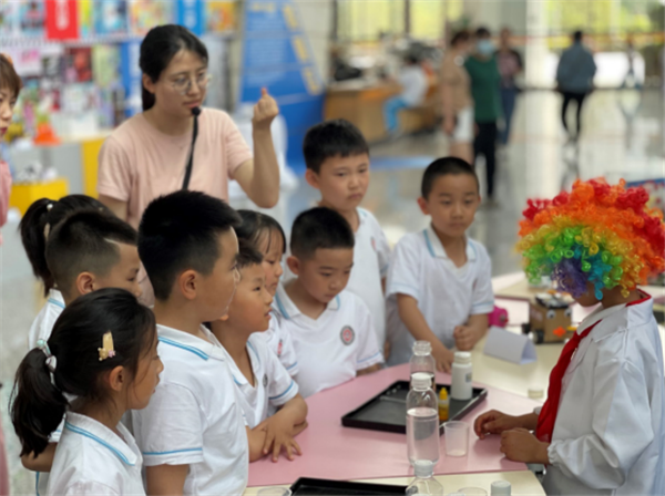 2021西安高新区首届中小学“智创未来”科技教育成果展完美落幕_fororder_图片5