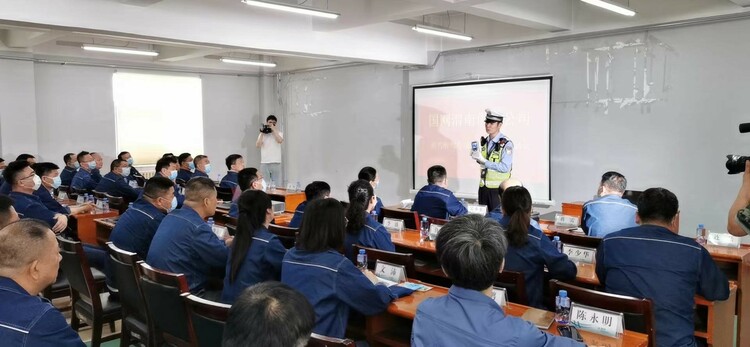 国网渭南供电公司联合交警大队开展“酒驾”“醉驾”专项整治警示教育活动_fororder_5