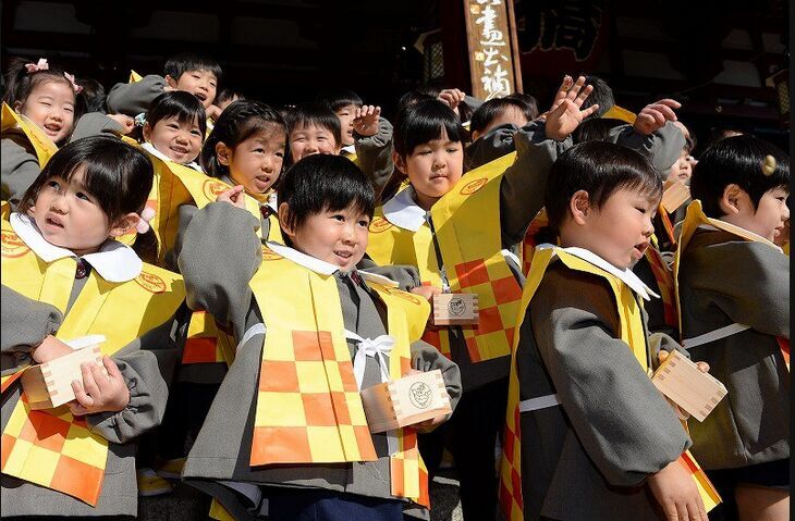 日本各地幼儿园节分组织小朋友撒豆驱“鬼”