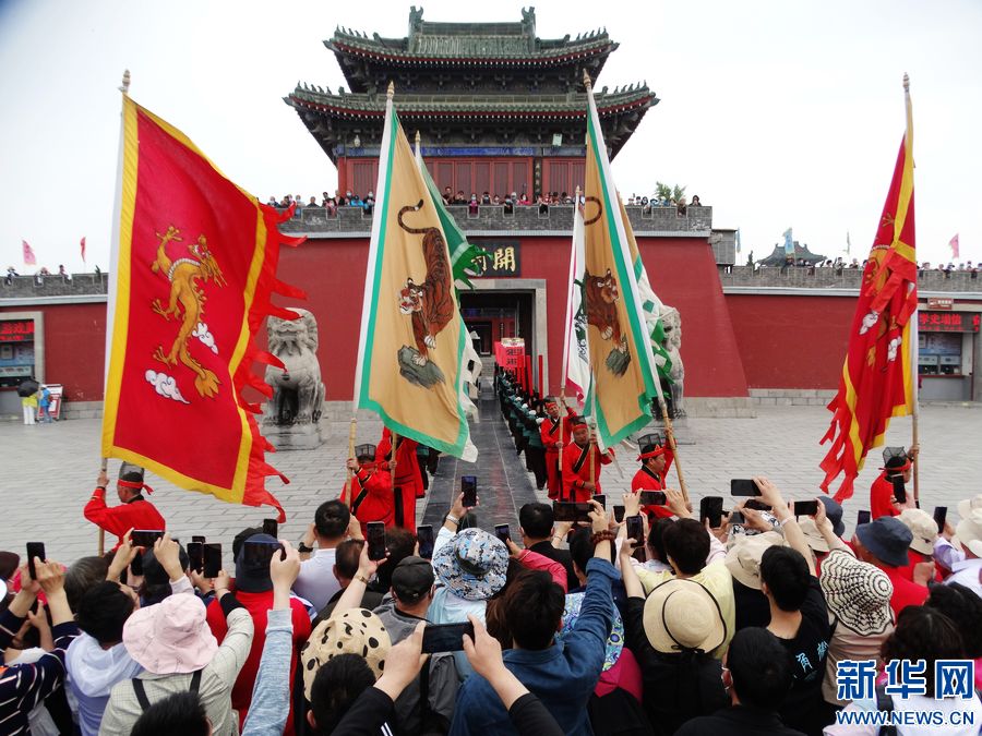 古城开封：旅游惠民人气旺