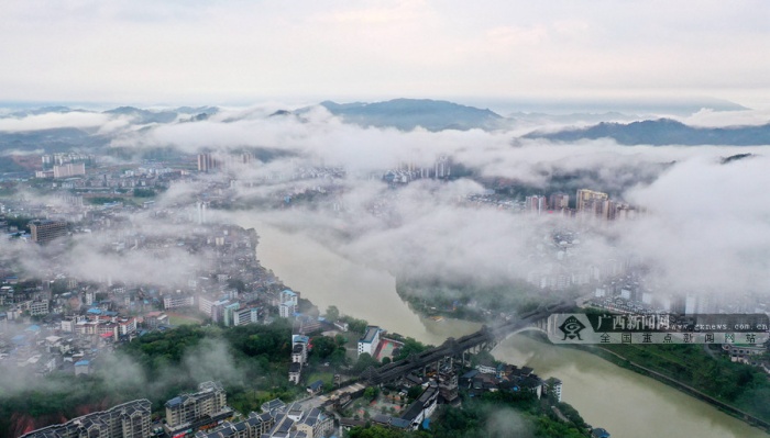 广西三江：侗乡雨后景色新