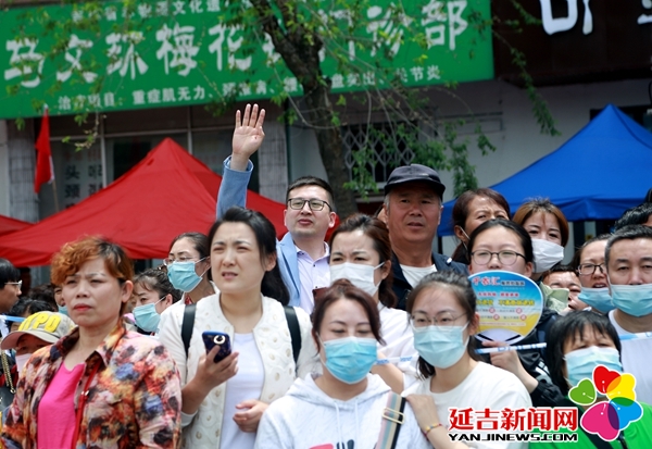 延吉考区3036名考生意气风发走进考场接受高考检阅