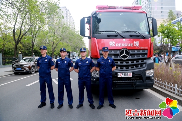 延吉考区3036名考生意气风发走进考场接受高考检阅