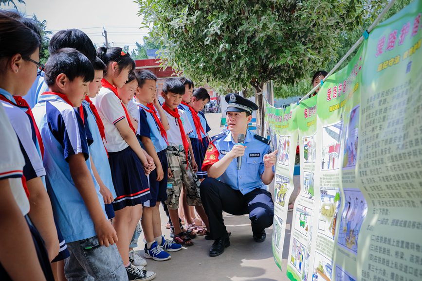 河南洛阳：法制安全进课堂 多彩活动迎六一