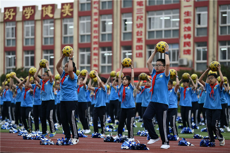 河北滦州：“课后服务”丰富学生课余生活