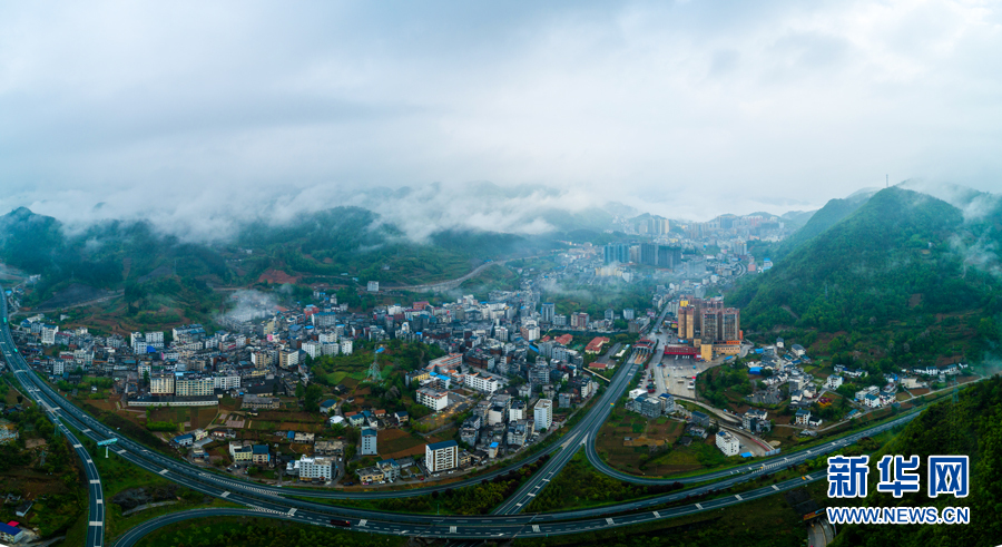 沿着高速看中国丨交通给力 大山美景“走出深闺”