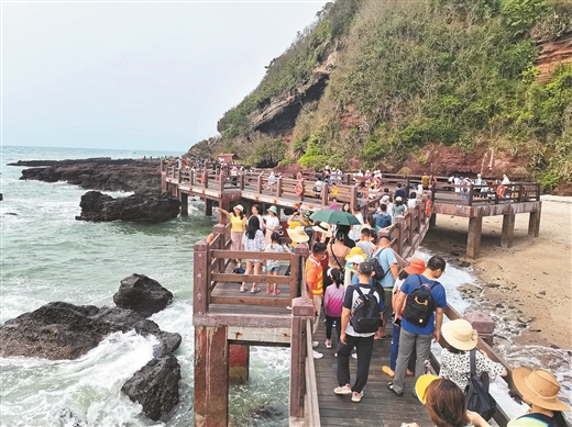 从“网红”海岛到5A级景区 ——解读北海涠洲岛南湾鳄鱼山景区晋位密码