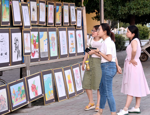 【河南供稿】南阳市内乡县王店镇初级中学开展“社团成果”展示汇报活动