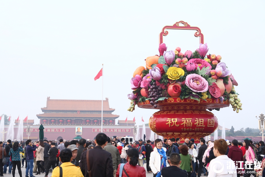 北京：花团锦簇 喜迎十九大