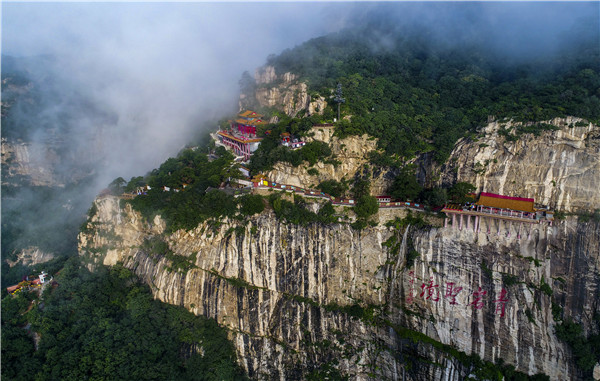 春日游来锦州：在花海中踏青登山