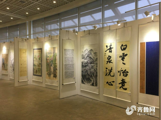 山东民营企业家举办喜迎十九大书画展_fororder_efc5a73ca7b884ff2aee6fe97f210671_iqilu_meitu_15