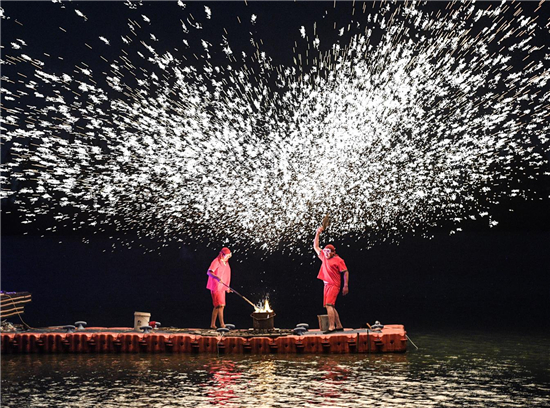 扮靓夜经济 第十三届高淳固城湖水慢城荷花旅游节开幕_fororder_14