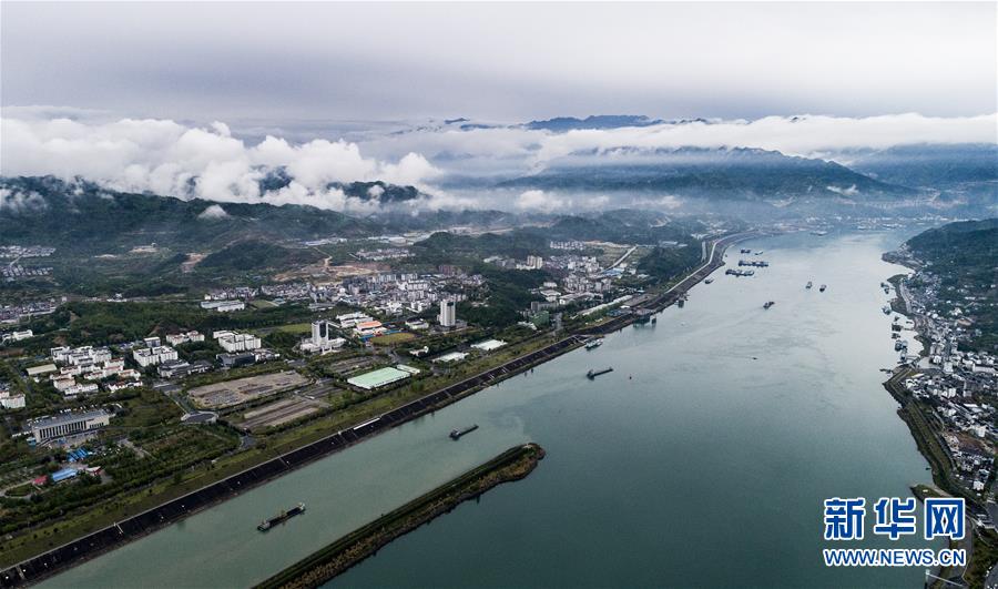 三峡水域货运加快恢复