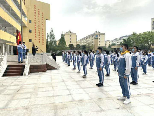 OK【河南供稿】漯河市第三初级中学九年级迎来开学第一天