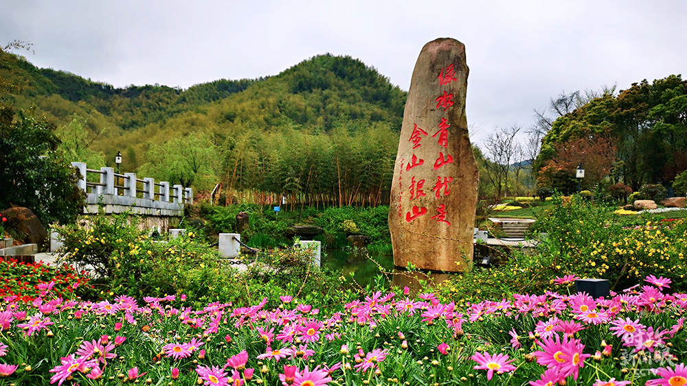 时政新闻眼丨五年后再访陕西，习近平首站考察秦岭