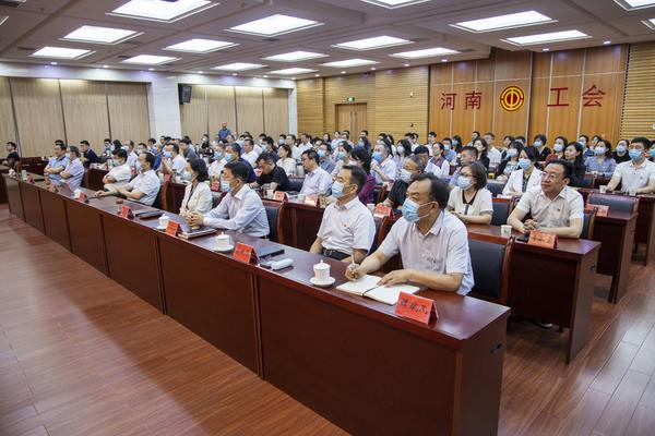 河南各界组织收看庆祝中国共产党成立100周年大会