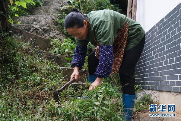 解难题 办大事；不懈怠 谋复兴——来自基层蹲点现场的报道