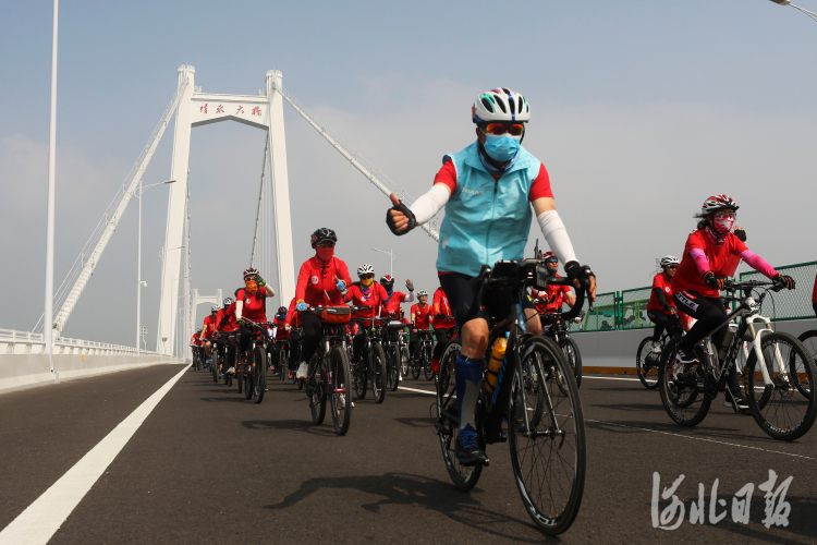 河北怀来： 跨官厅水库公路怀来大桥通车