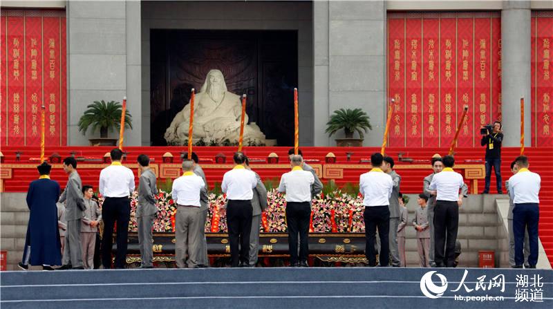 世界华人炎帝故里寻根节：30多个国家和地区华人华侨湖北“拜祖”