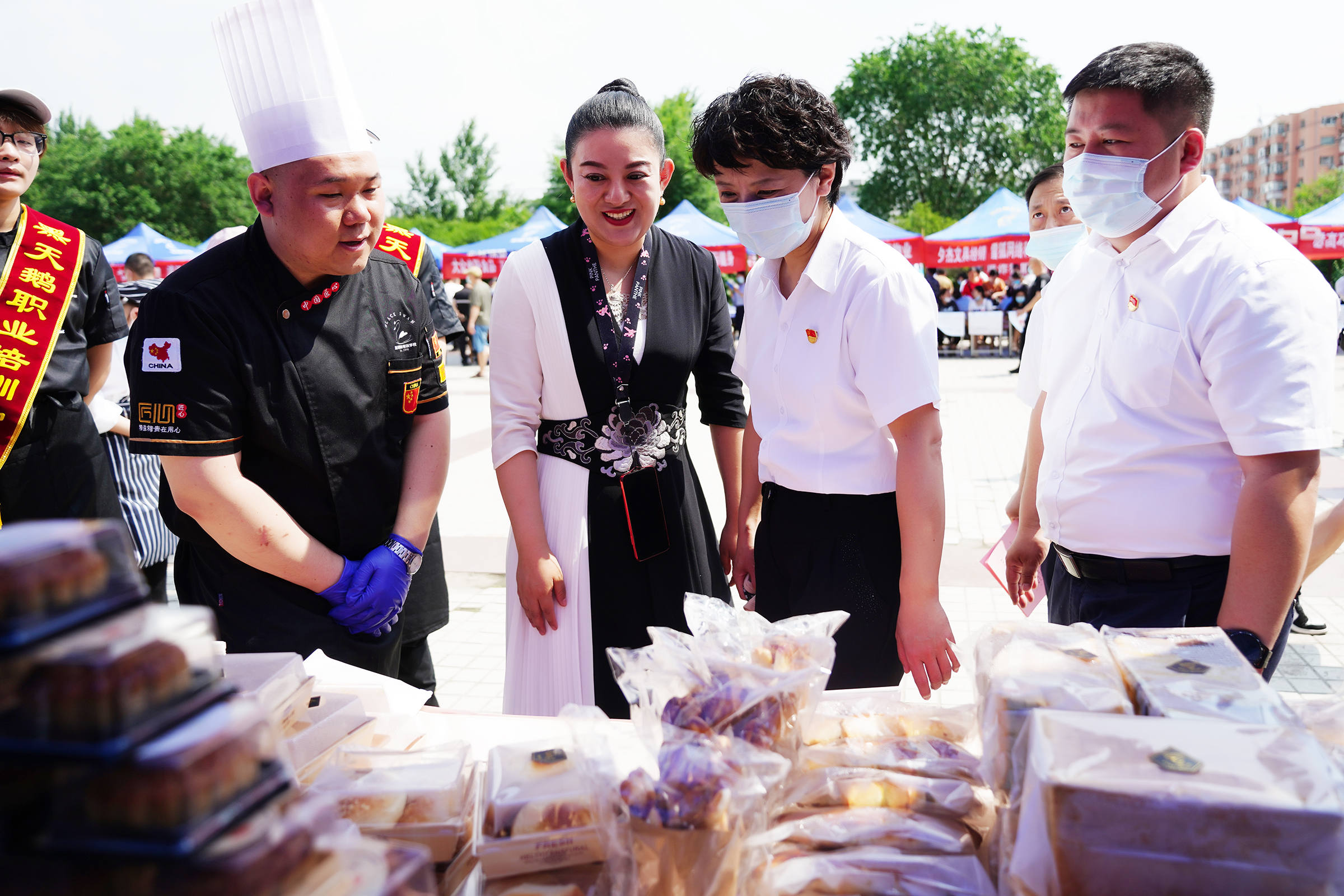 哈尔滨市道外区举办助力历史文化街区焕彩新生暨“职等你来 就业同行”就业创业服务活动_fororder_4