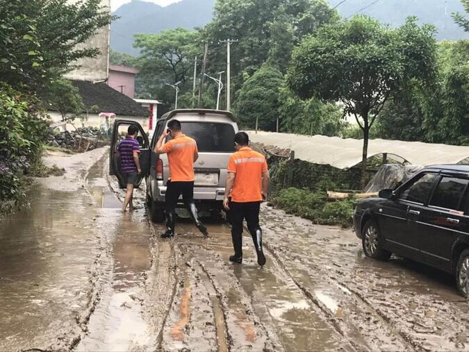 暴雨“西”袭，平安橙始终在这里……