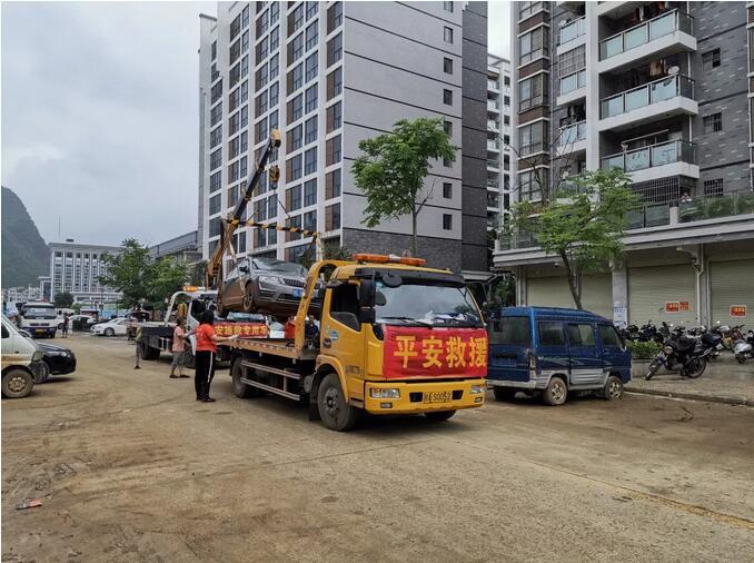 暴雨“西”袭，平安橙始终在这里……