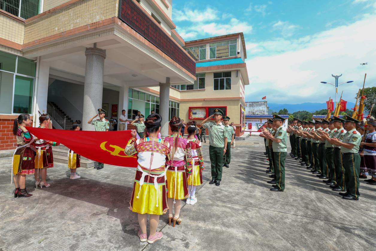 【A】广西融水：感党恩迎大庆 “红瑶女童”绣党旗送回“家”_fororder_图片69