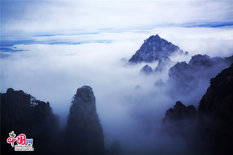 秋观云海 用身心体味黄山的自然神奇