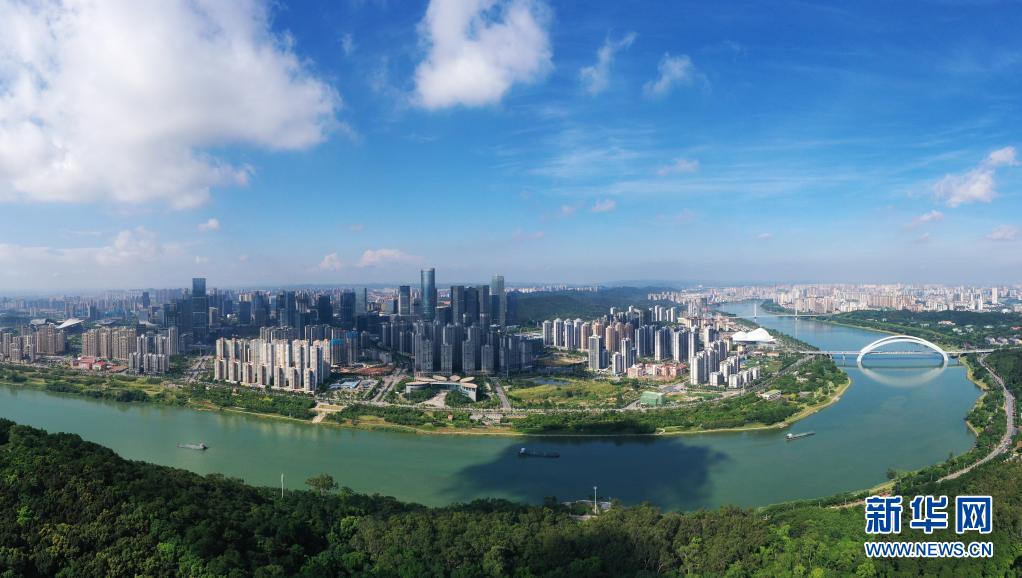 广西南宁：绿城风物夏日好 碧水青山入画来