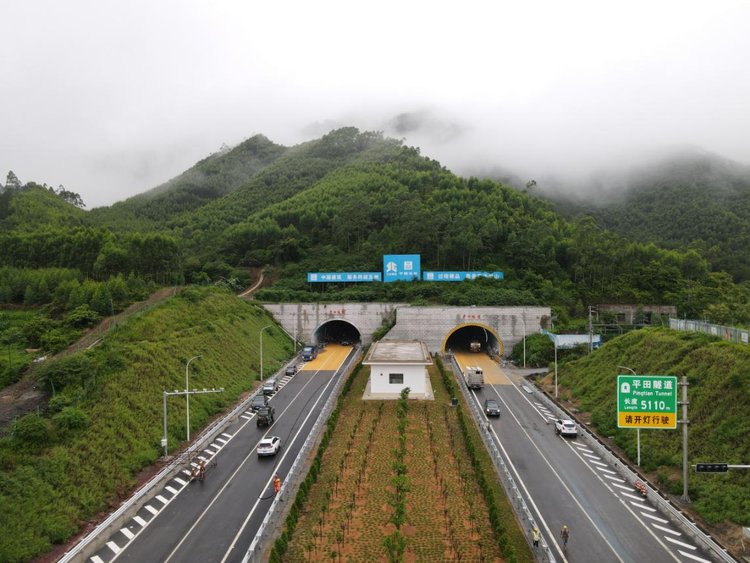 【A】大浦高速公路全线正式通车 广西“东融”加速_fororder_图片78