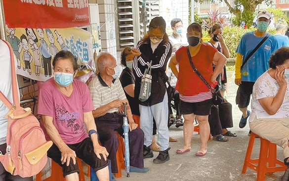 台疫情指挥中心：7月2日起入境旅客一律普筛、每人采检3次