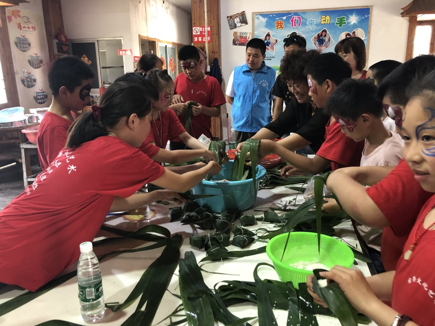 （供稿 旅游列表 三吴大地南京 移动版）南京汤山孟墓第二届榨油节举办 唤起观众民俗记忆（列表页标题） 南京汤山孟墓第二届榨油节举办