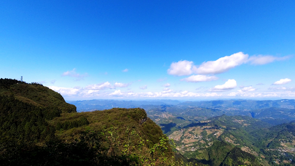 【原创】丰富景区“耍事” 重庆彭水摩围山成避暑热门地_fororder_微信图片_20210723140501