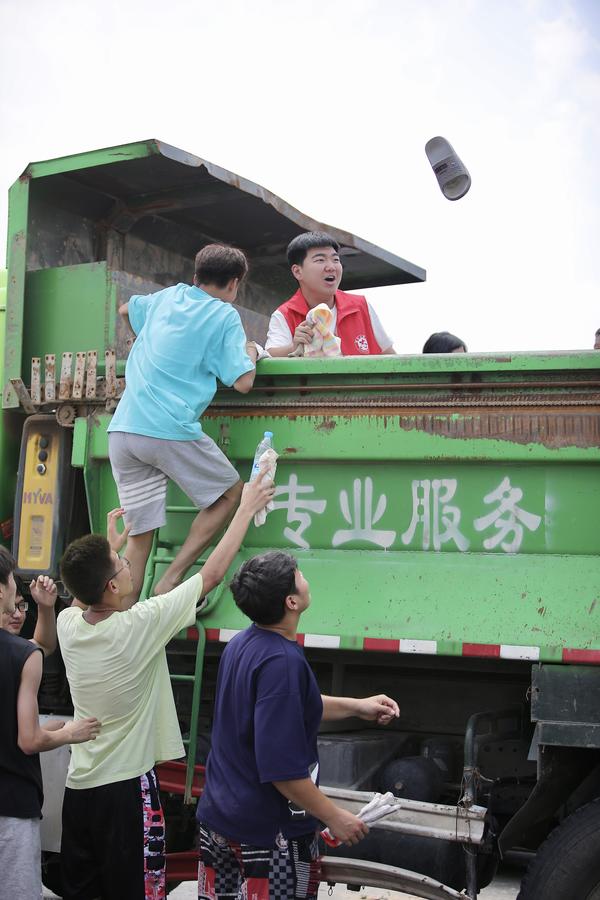 阳光明媚 雨灾后正在逐步恢复的新乡