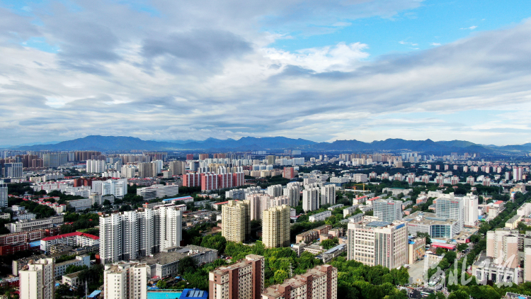 河北石家庄：雨后城市美如画