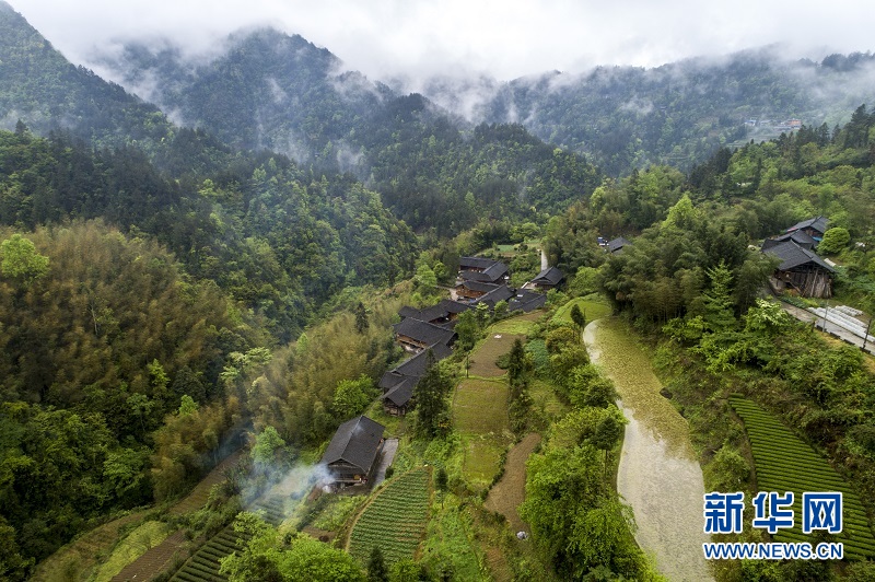 湖北咸丰蛮台子：隐藏在大山深处的土家寨子