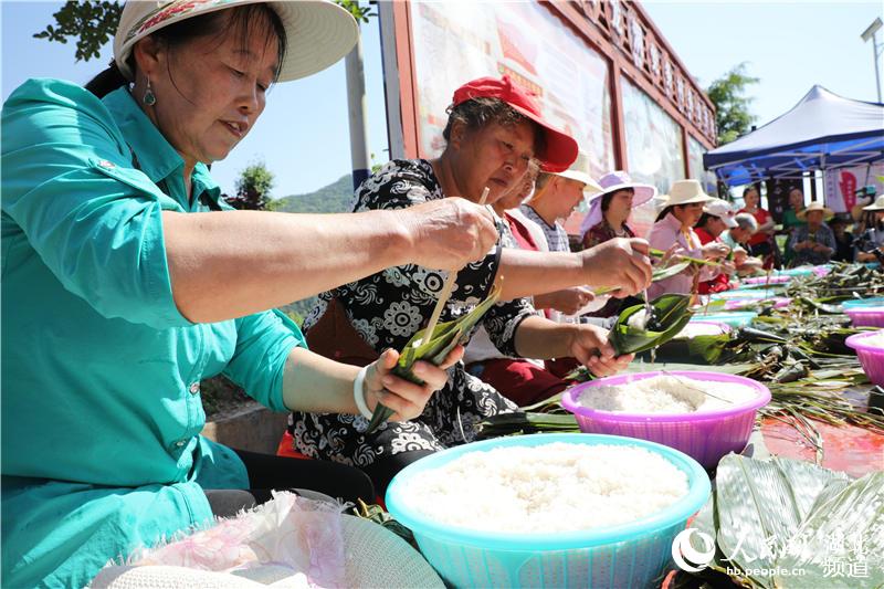 湖北鹤峰：乡村农事趣味体验运动会迎端午