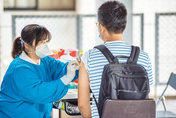 民进党当局疫苗预约登记独漏大陆学生 遭批“不把陆生当人看”