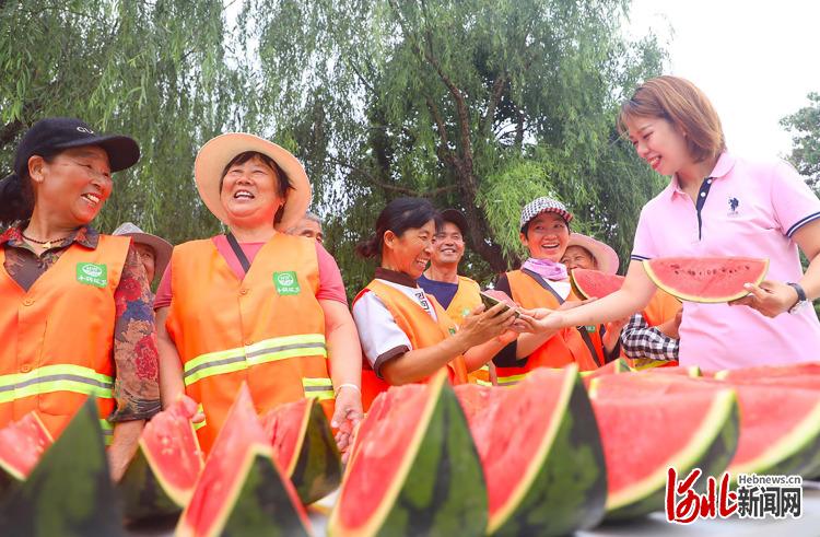 河北唐山丰润区：大暑节气送清凉