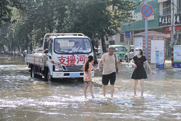 阳光明媚 雨灾后正在逐步恢复的新乡