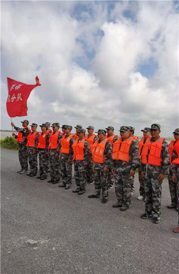 启东民兵一线抗击“烟花”_fororder_9