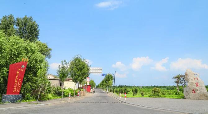 河北肥乡：梳妆打扮开“美颜” 乡村美景入画来