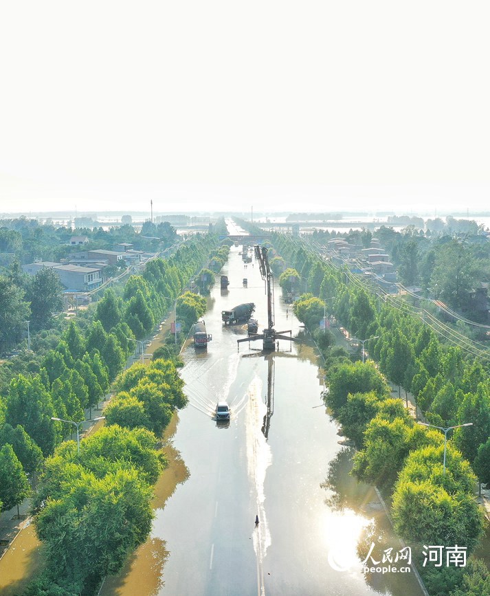 鹤壁市浚县：一半以上地区被洪水覆盖 防汛形势严峻