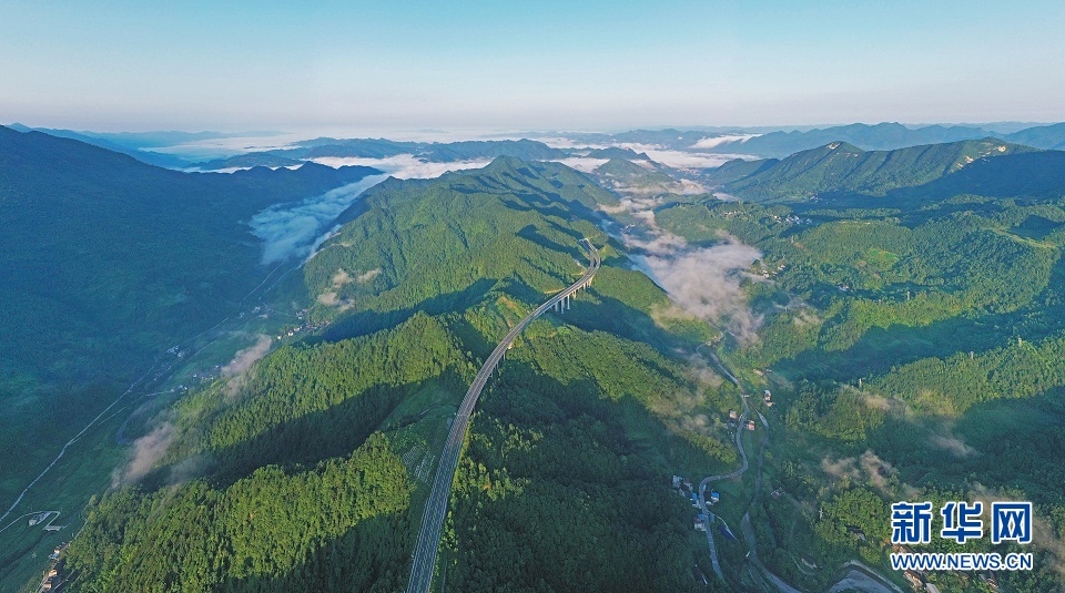 “玉带”绕青山 助力振兴梦