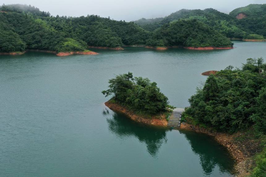 广西三江：“侗天湖”雨后美如画卷