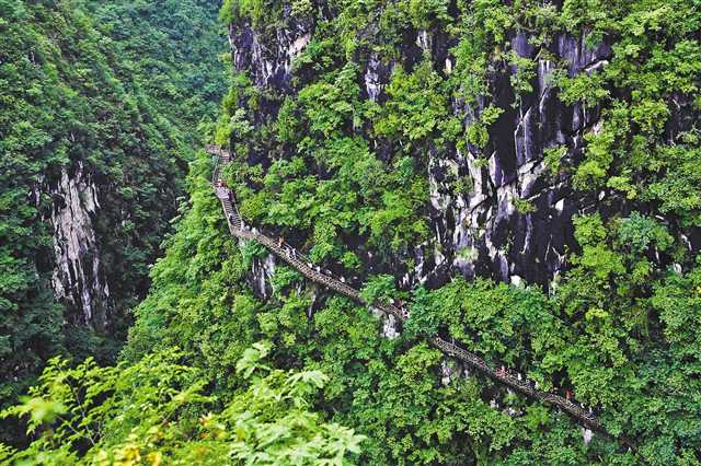 【要闻 摘要】端午假期重庆接待游客人数超1000万人次